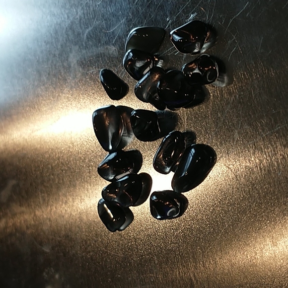 #7 - 15 piece Black Teardrop Obsidian for jewelry making or spiritual healing - Picture 1 of 4